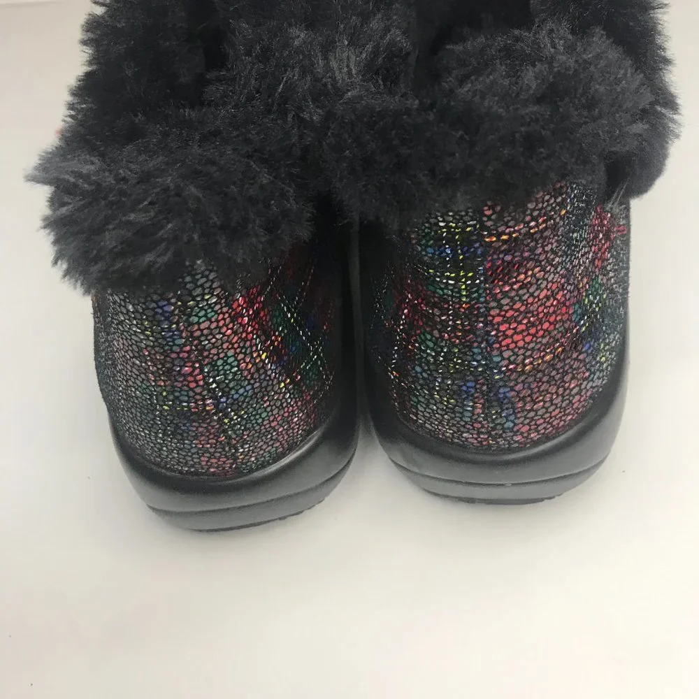 Alegria Women's Water Resistant Faux Fur Ankle Boots size 5.5 (36) - Picture 7 of 10